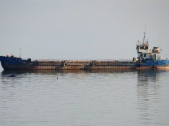 Флот таганрогского порта усилили новой шаландой для поддержания судоходных глубин