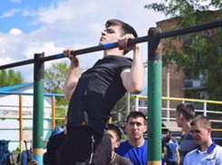 Жителям Таганрога вручили отличительные знаки ГТО