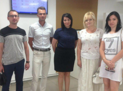 В Таганроге сотрудники Минюстиции ДНР познакомились с работой МФЦ 