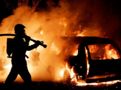 В Таганроге сгорел автомобиль «ВАЗ»  