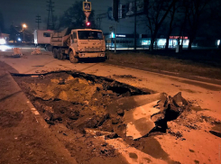 Жителей 23 переулка в Таганроге по ночам заливают фекалиями