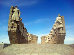 С 2,3 млн стартует аукцион на обслуживание памятника «Самбекские высоты» под Таганрогом