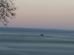 Крутой джип не прошел испытание Таганрогским заливом