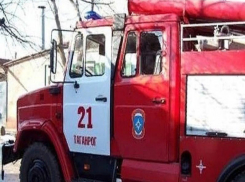 Снова пожар: на улице Подгорной загорелось строение