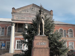 В селе под Таганрогом реконструировали и вновь установили памятник Ленину