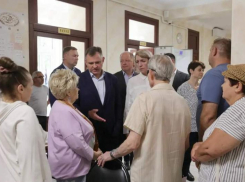 Басы из «тачек» и выхлопы мопедов: таганрожцы пожаловались губернатору Слюсарю на ночной шум