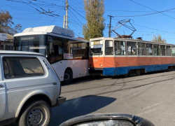 ДТП с участием трамвая и автобуса произошло в Таганроге
