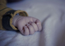 Под Таганрогом погибла годовалая девочка, выпившая бензин