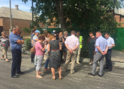  Расхваленное властью строительство новой  дороги  по 14-му Новому раскритиковал и показал на видео таганрожец 