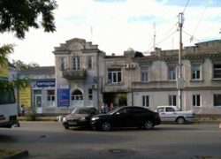 Авария в Таганроге на улице Чехова заступорила движение транспорта