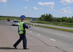 Пачку сигарет, начиненную наркотиками, нашли у пассажира легковушки на трассе Таганрог-Ростов