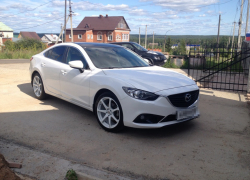 В Таганроге угнали автомобиль Mazda