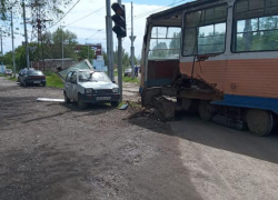 В Таганроге очередной трамвай сошел с рельс