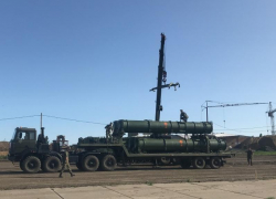 Под Таганрог привезли зенитно-ракетный комплекс С-300, используемый в Сирии