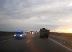 VIP-кортеж летел, как ужаленный, по трассе  Таганрог - Ростов