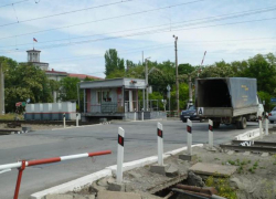 В Таганроге на три недели закрыли переезд на «Красном котельщике»