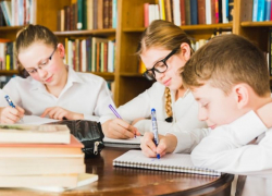 Количество часов по русскому языку и литературе увеличено:  грамотность в таганрогские школы 