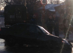 В Таганроге асфальт наказал водителя, нарушившего правила