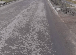 После нашей публикации на улице Плеханова убрали старые автопокрышки 