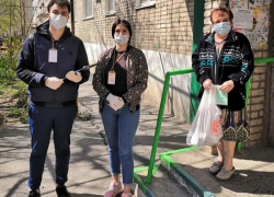 Одиноким жителям Таганрога помогают 32 волонтера 