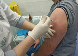Более 100 тысяч таганрожцев сделали прививки от COVID–19