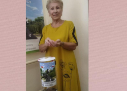 Таганроженка передала 826 советских монет для отливки памятника в Москве