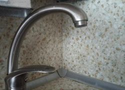 Временное отключение воды в центральной части Таганрога из-за аварии на Петровской 