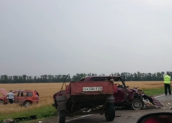 На трассе Ростов-Таганрог произошло тройное ДТП - есть пострадавшие