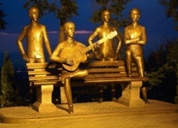 Жители Ростова против установки памятника "The Beatles"