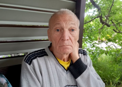 "Везёте меня туда, где убивают": почему потерявшийся дедушка боится возвращаться к хозяйке квартиры?