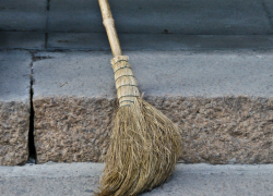 "Они нас за идиотов считают": наблюдения таганроженки за дворниками