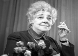 О Фаине Раневской снимут многосерийный фильм