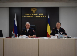 Глава донской полиции проверил таганрогский отдел: похвалил, поругал за рыбу и поставил задачи