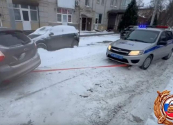 Сотрудники Госавтоинспекции вытащили застрявший в снегу автомобиль