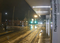 В Таганроге разыскивают вандалов, разбивших трамвайные остановки