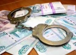 Менеджер таганрогской фирмы подделал документы и незаконно сбыл товар