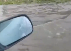 «Плыву я сквозь волны и ветер», - что происходит в Таганроге после дождя