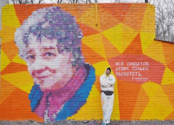 Таганрогский художник завершил свой арт-проект портретом Фаины Раневской