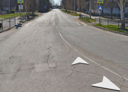 В Таганроге 67-летний водитель иномарки сбил 18-летнюю горожанку
