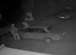 В Таганроге воры украли ночью аккумулятор с автомобиля