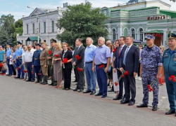 В Таганроге возложили цветы в День памяти и скорби