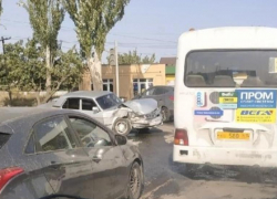 ДТП произошло в Таганроге на перекрёстке улиц Пархоменко и Мариупольское шоссе