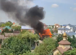 Двухэтажный дом сгорел в Таганроге по улице Ломакина