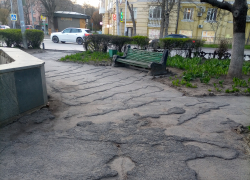 После публикации "Блокнота" администрация пояснила, что происходит в сквере у СКЦ "Приморский"