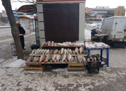 В Таганроге залили химией 130 кг рыбы и раков