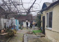 Почти все окна после вражеских атак восстановили, но сотни таганрожцев просят выплат