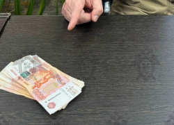 Директор автошколы под Таганрогом пообещала водительские права за деньги и теперь пойдёт под суд