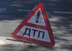 В Таганроге Камаз столкнулся с двумя легковушками