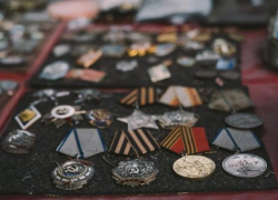 Уголовное дело завели на таганрожца, который продавал медали в Волгоградскую область