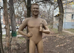 «К вечеру Деревянко был разорван на части»: Павел Деревянко раскрыл тайну своей скульптуры в Таганроге